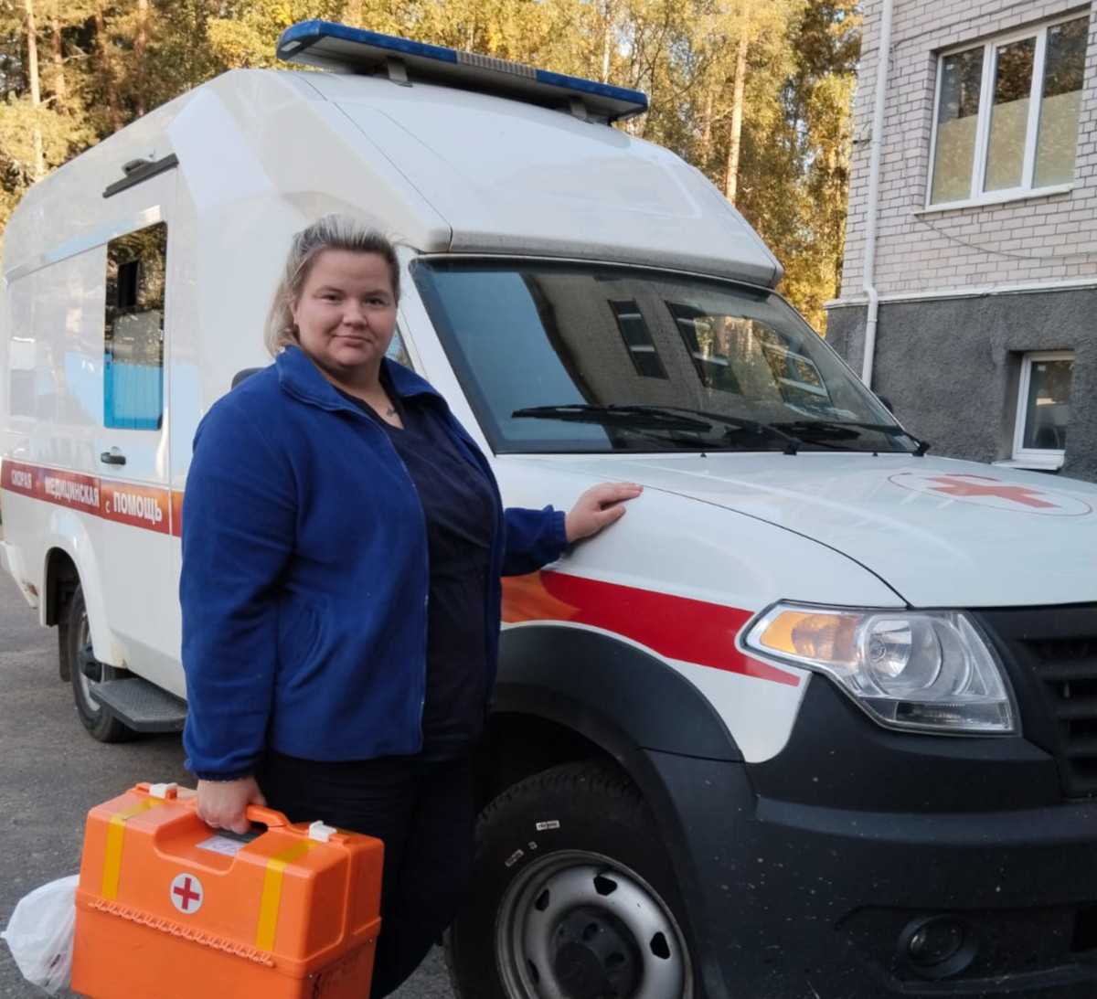 Фельдшер Екатерина Черкащенко готова к выезду.