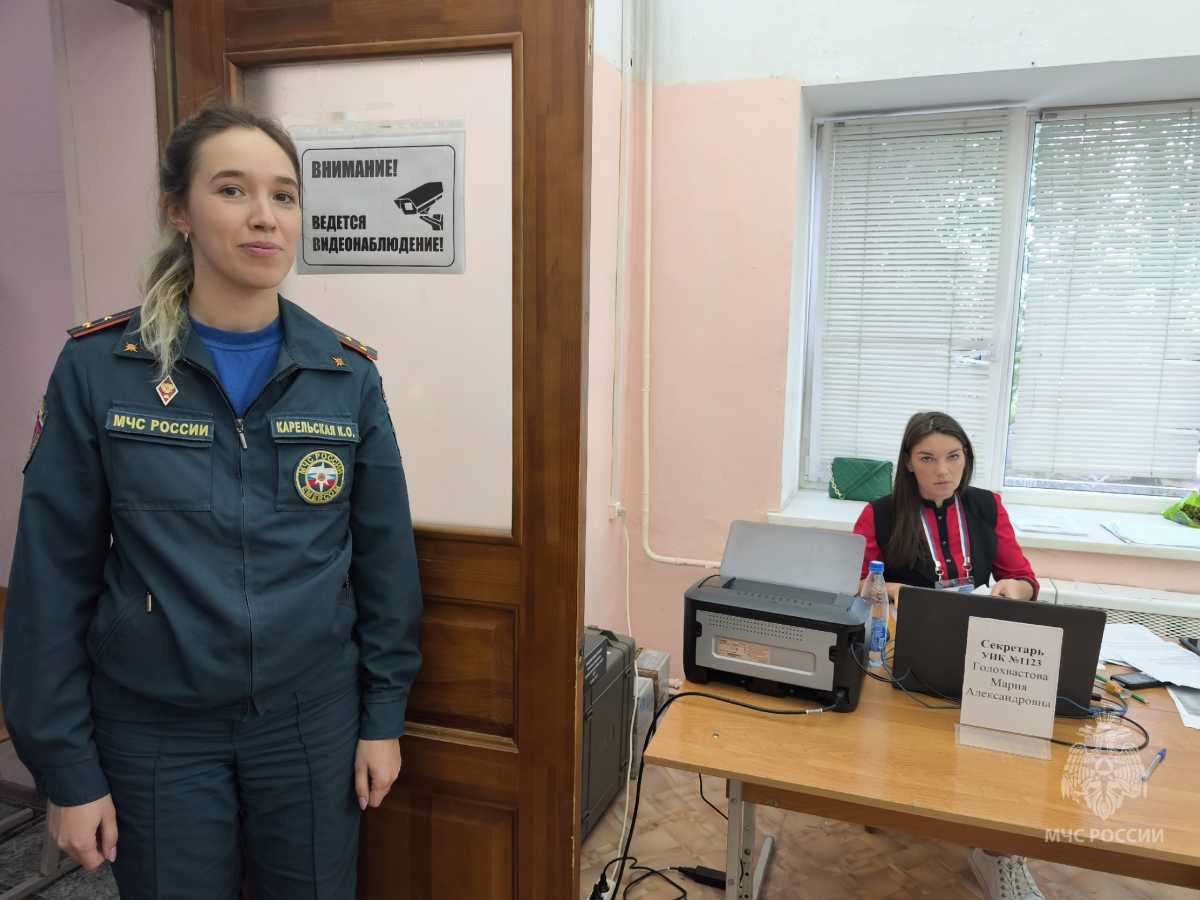 Безопасность выборов обеспечивают 350 пожарных и спасателей
