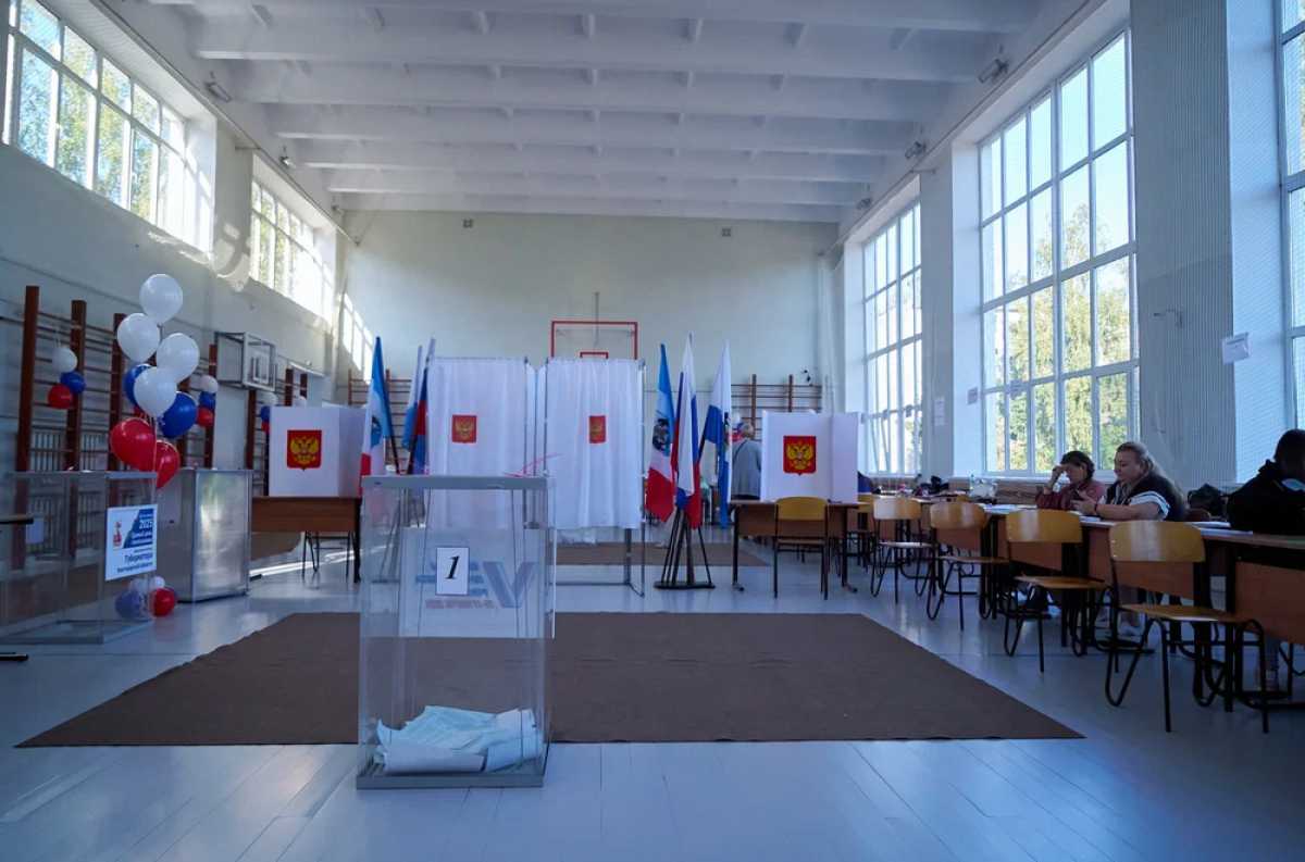 Алексей Громский отметил, что сложных ситуаций на избирательных участках, которые могли бы повлиять