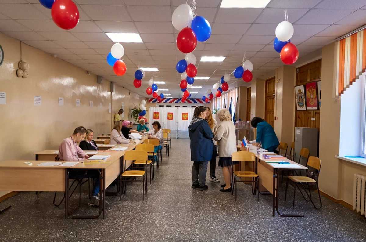 Избирательные участки открыты ежедневно с 12 по 14 сентября с 8:00 до 20:00.