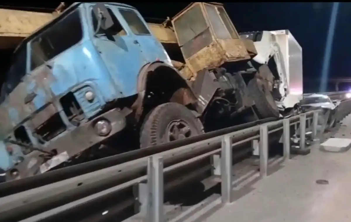 Причины и обстоятельства ДТП выясняются.