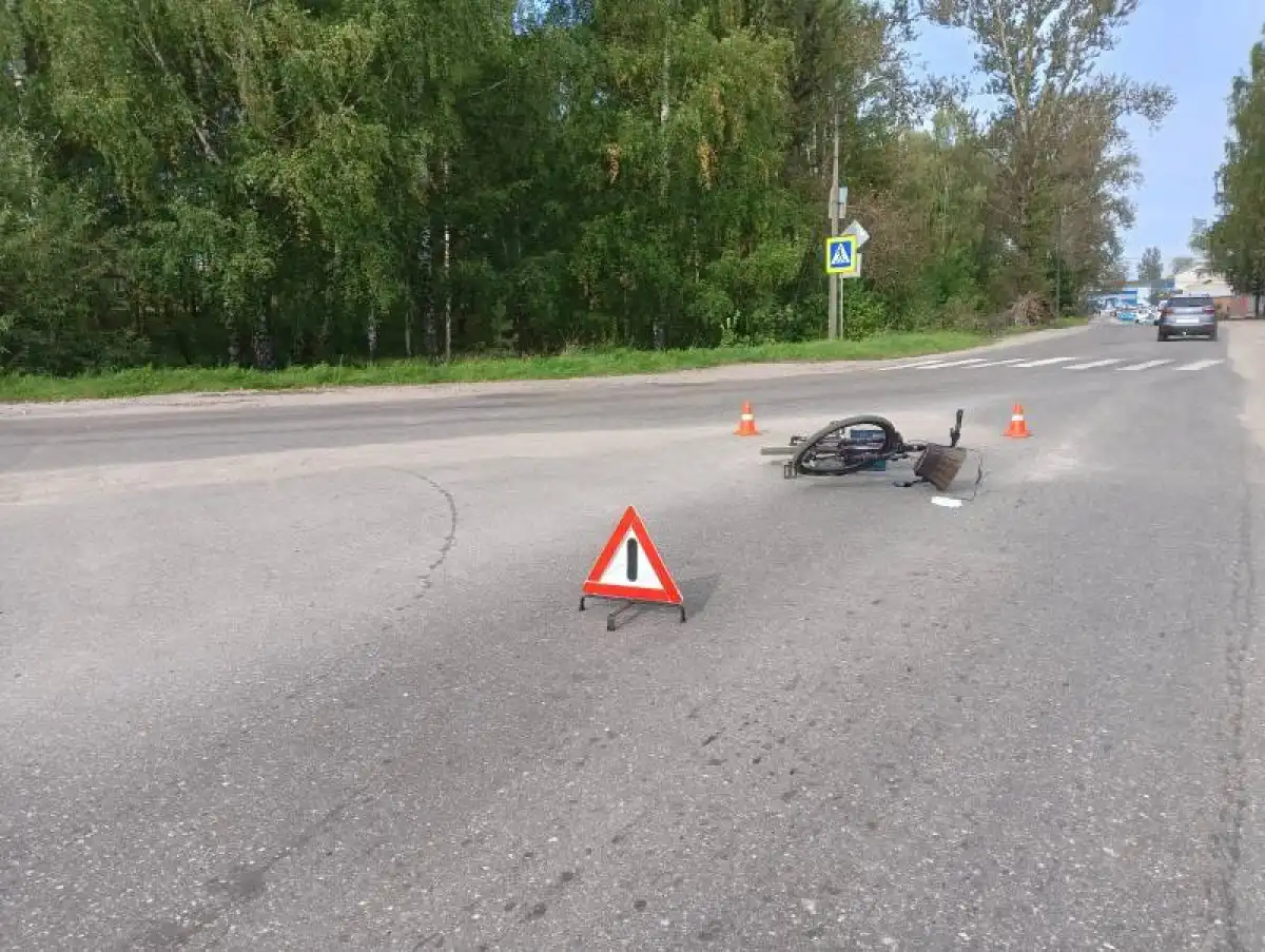 Велосипедиста с травмами доставили в Боровичскую ЦРБ.