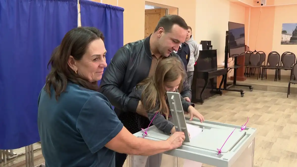 Николай Швабович прогололосовал на избирательном участке №1178.