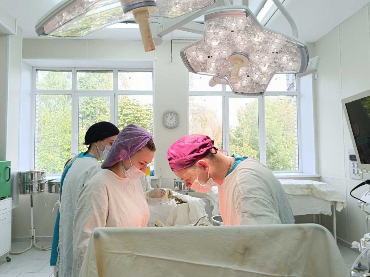 Объем удалённых тканей после хирургического вмешательства составил 7 килограмм.