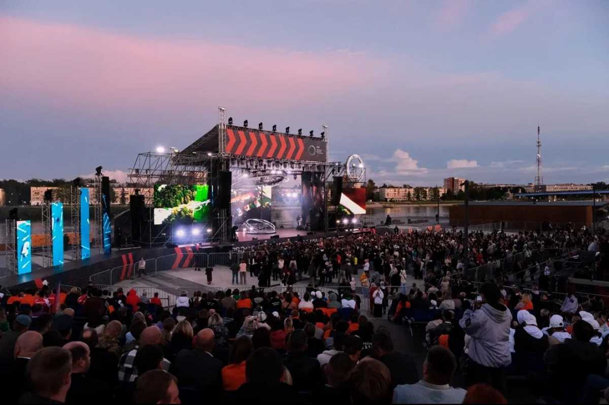 Торжественная церемония открытия финала ЧВТ прошла на Софийской набережной.