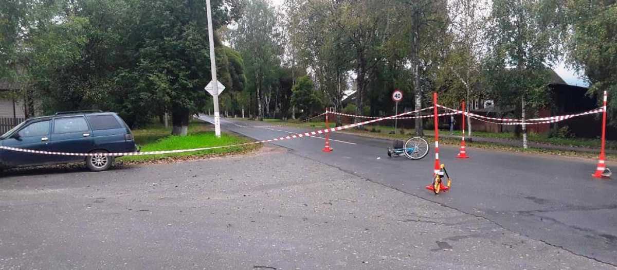 Велосипедистка с черепно-мозговой травмой доставлена бригадой скорой медицинской помощи в Боровичску