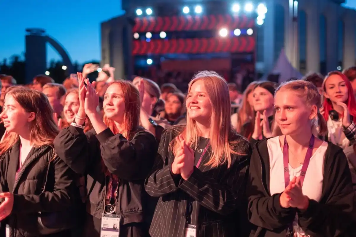 Александр Дронов в телеграм-канале поделился самыми яркими кадрами со вчерашнего открытия финала.