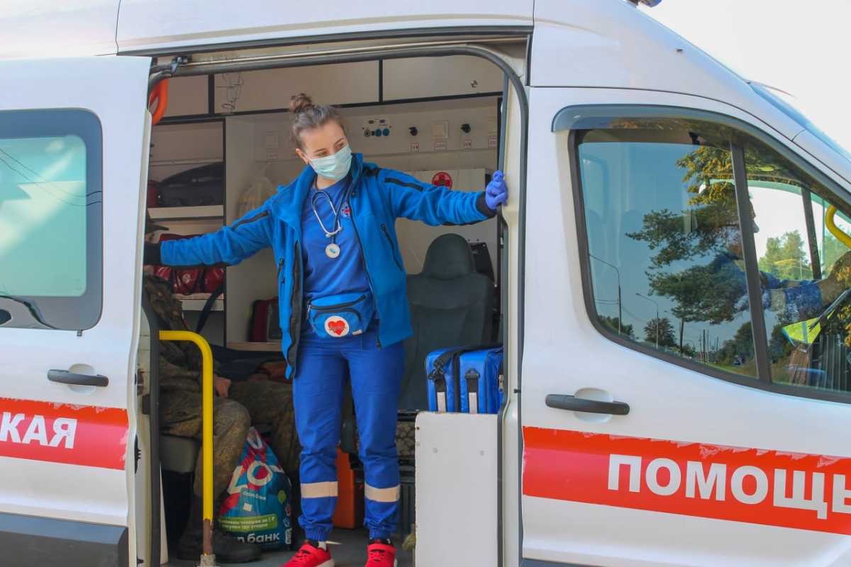 Истории помощи и спасения — ежедневные будни сотрудников скорой помощи.