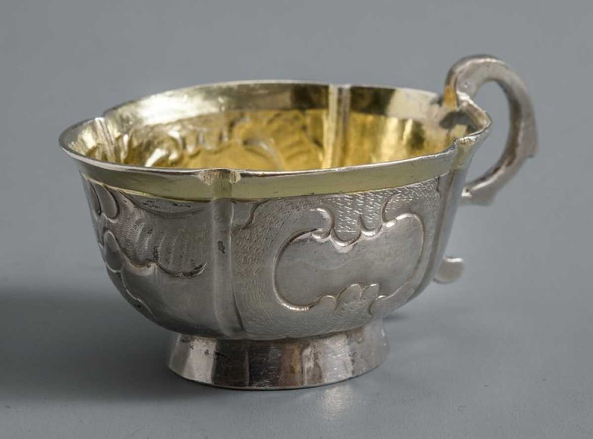 Чарки музею передал Дмитрий Антонов, собиравший коллекцию в течение 25 лет.