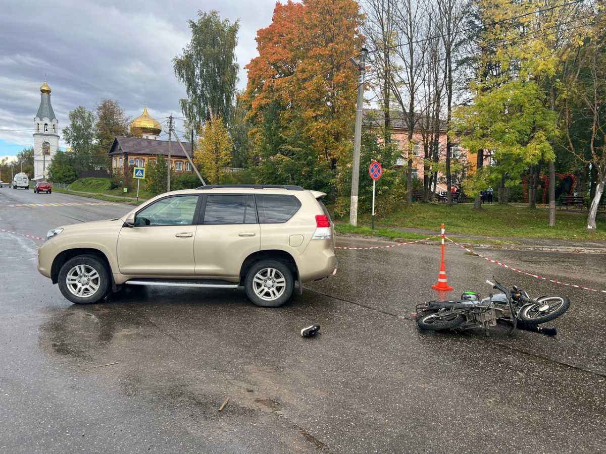 Причины и обстоятельства автоаварии устанавливаются.