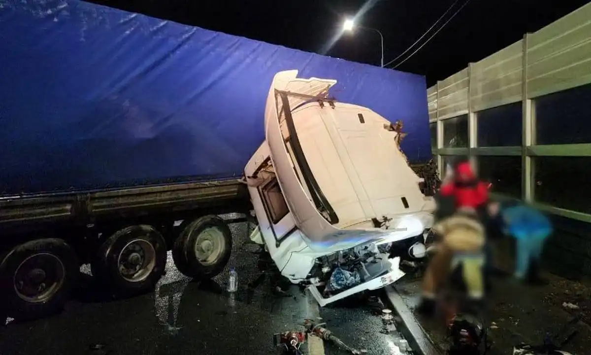 Водителя доставили в Новгородскую областную больницу.