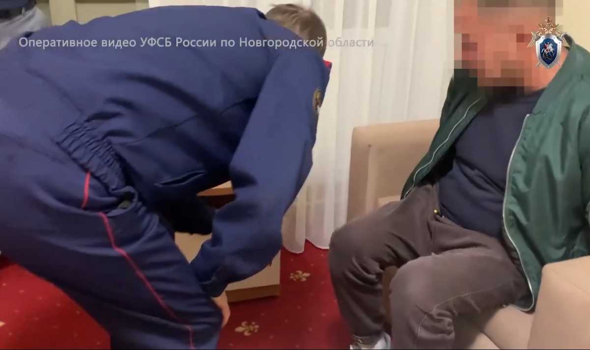 Обвиняемым избраны меры пресечения в виде домашнего ареста и запрета определённых действий.