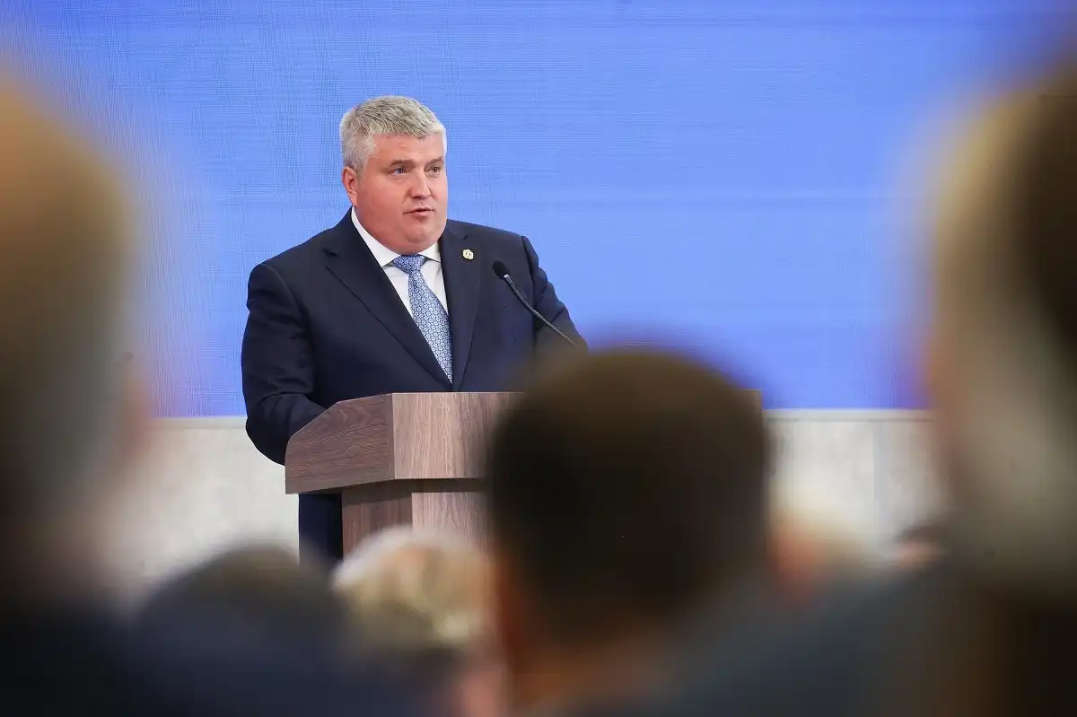 Александр Дронов выступил на пленарном заседании Парламентского форума в Великом Новгороде.