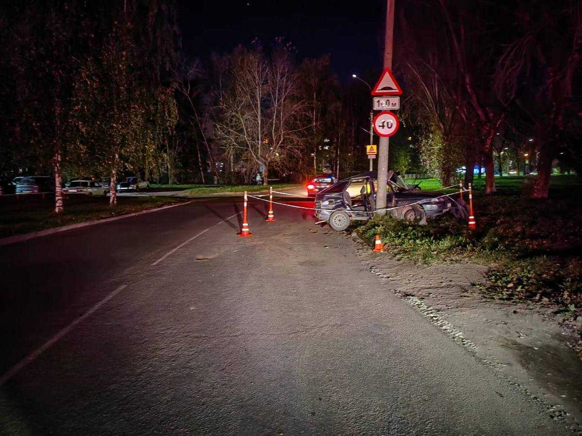Серьёзные травмы получила пассажирка автомобиля.