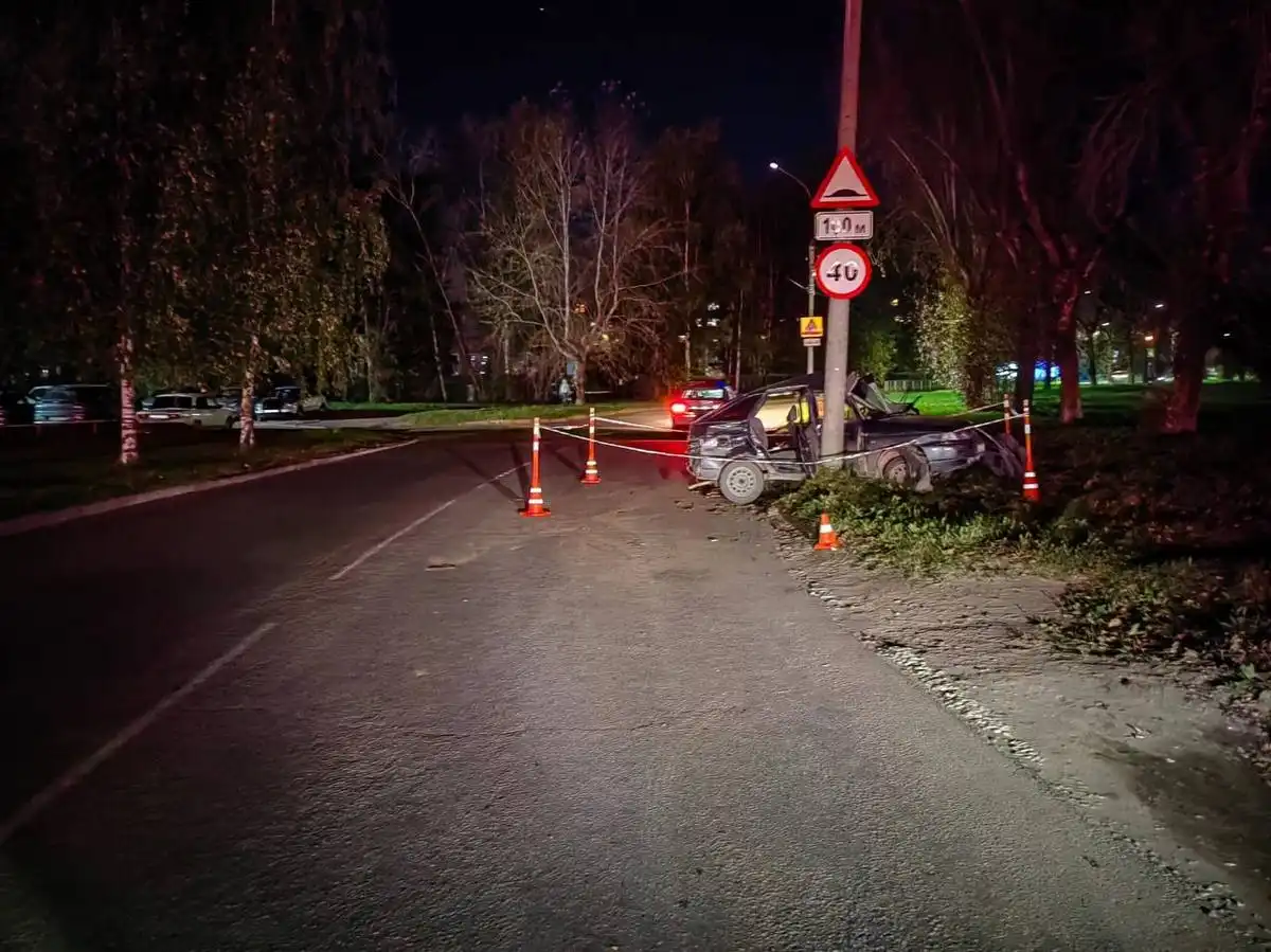 Серьёзные травмы получила пассажирка автомобиля.