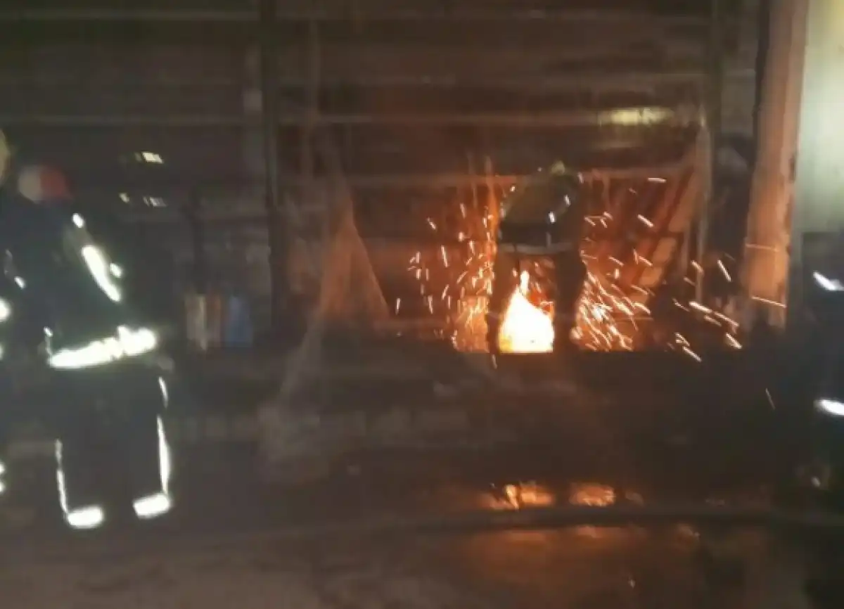 Причины пожаров устанавливают органы дознания.