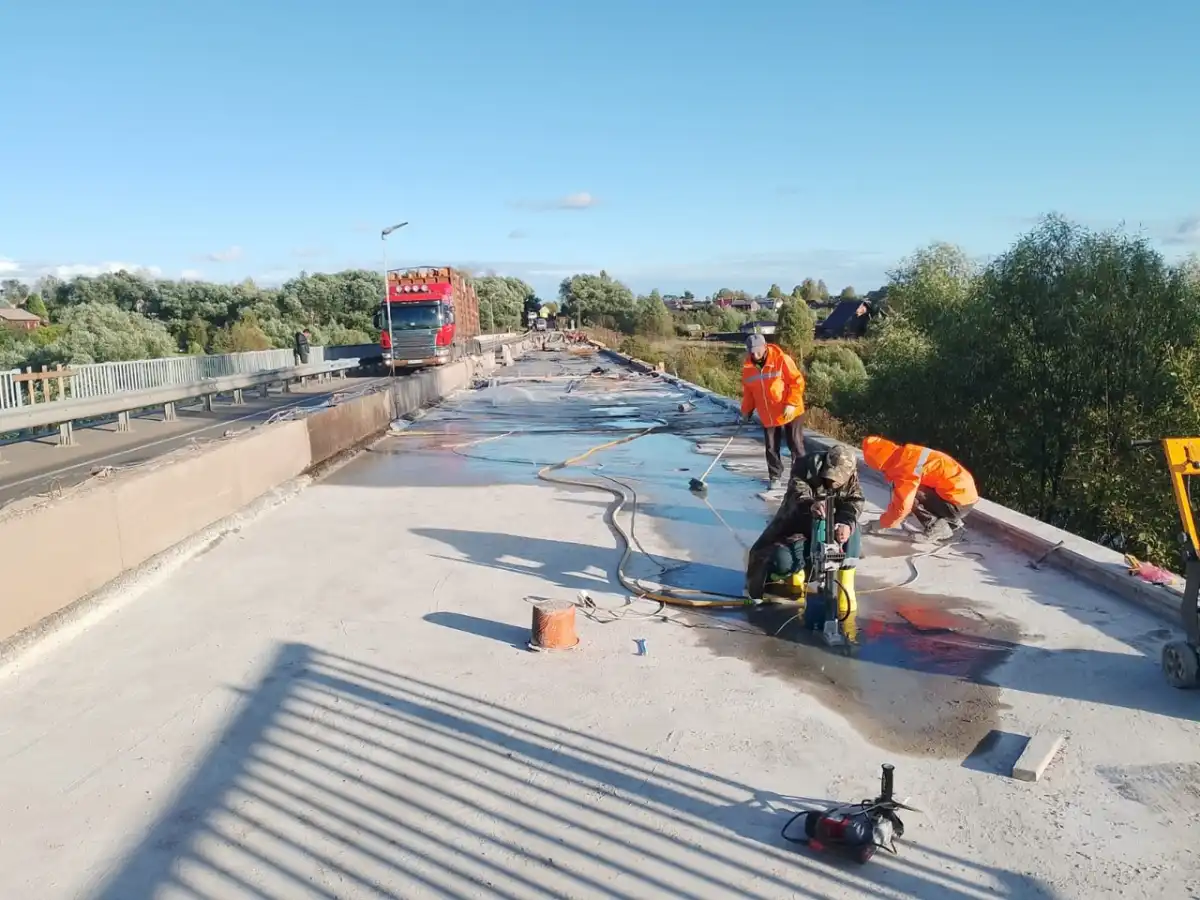 Ремонт проводит «Служба заказчика Боровичского муниципального округа» .