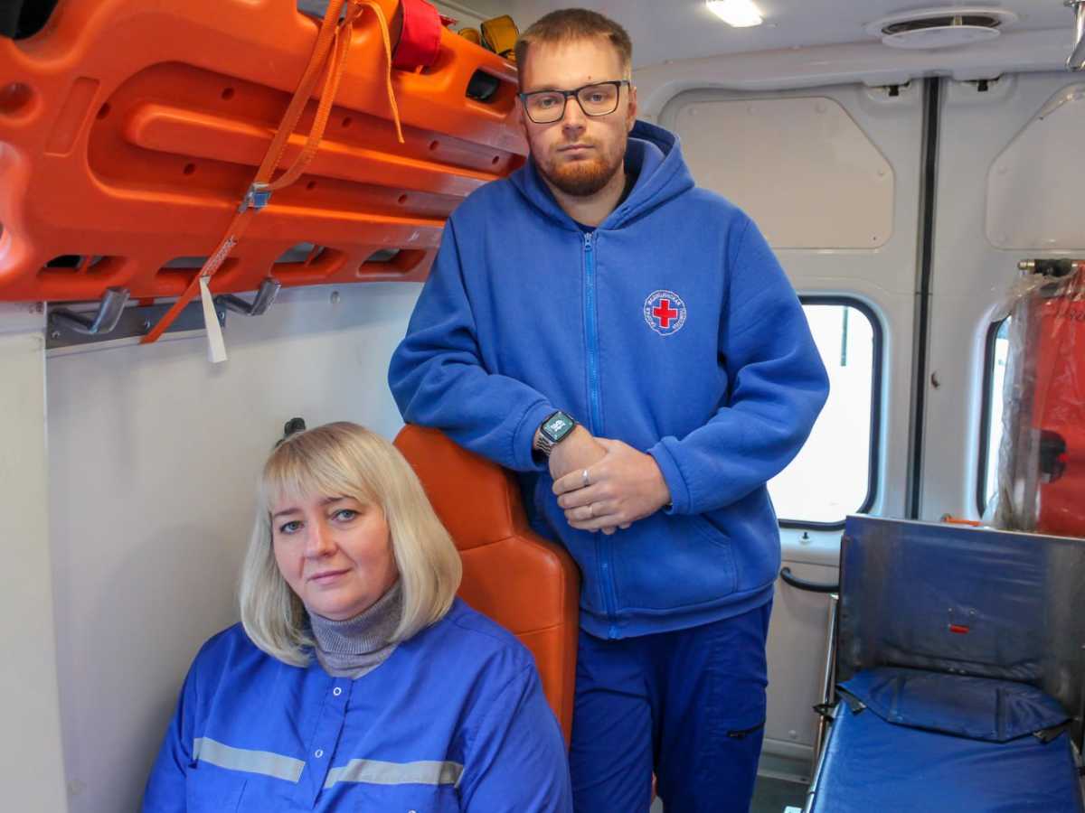 Теперь Лариса и Сергей коллеги.