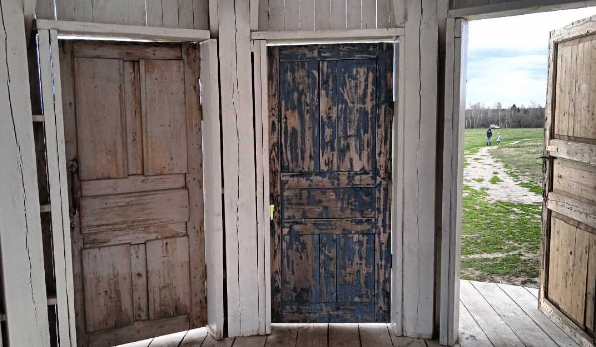 Двери отправили в Республику Узбекистан.