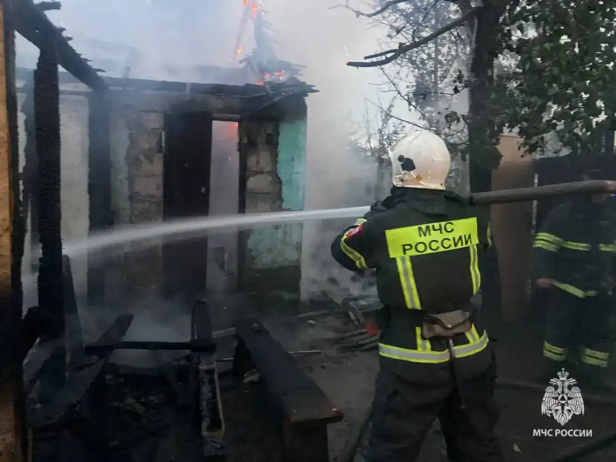 Причины пожаров устанавливают органы дознания.