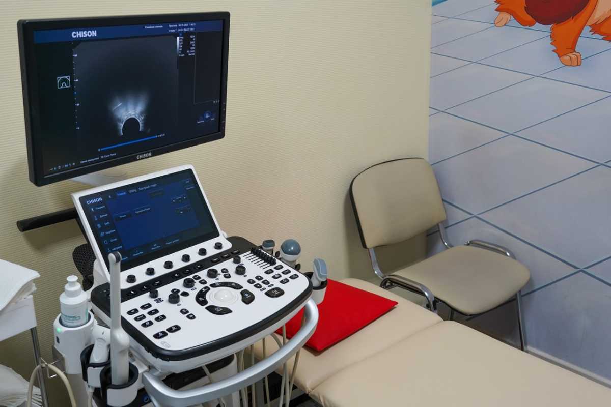 В женских консультациях работают личные консультанты беременных женщин от социальной службы.