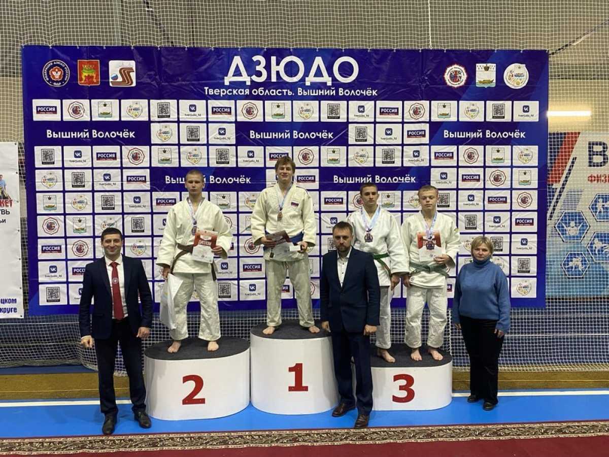 Соревнования в вышнем Волочке прошли среди юношей и девушек до 15 и до 18 лет.