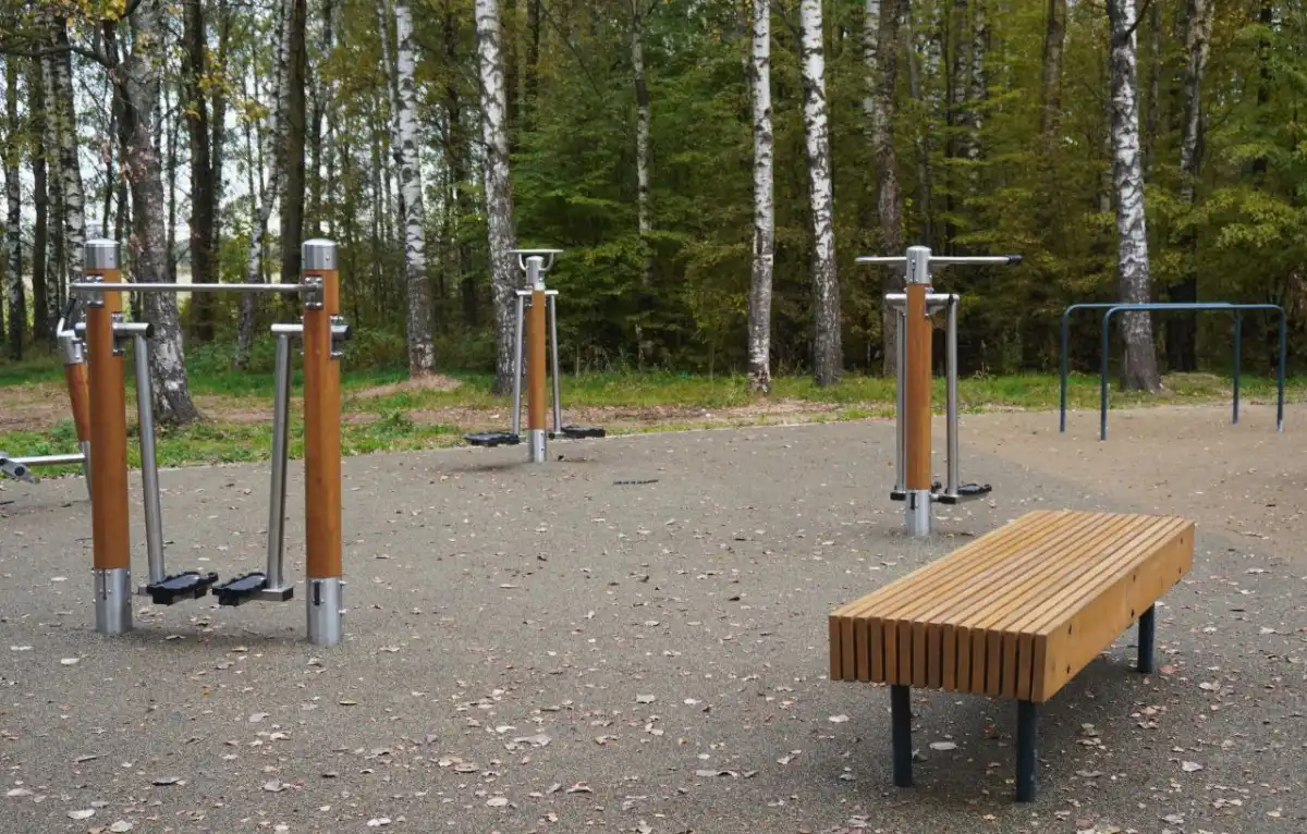 Для контроля за сохранностью оборудования на площадке установили систему видеонаблюдения.