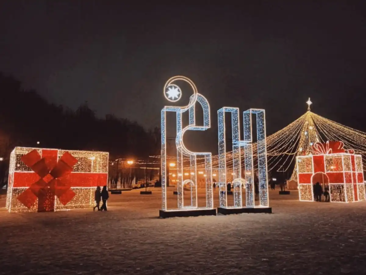 На главной площади города планируют установить три шатра и 12 павильонов.