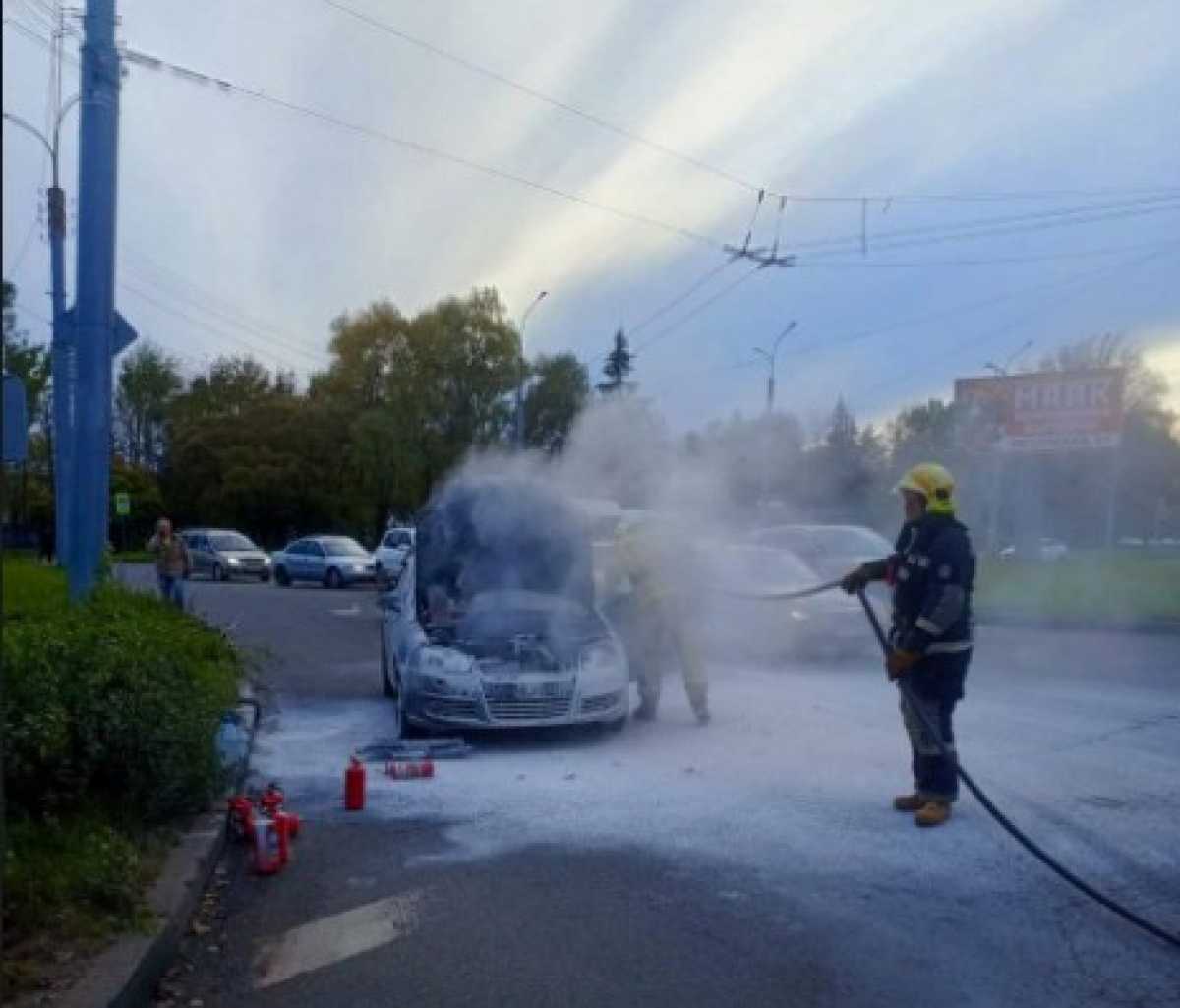 Причины пожаров устанавливают органы дознания.