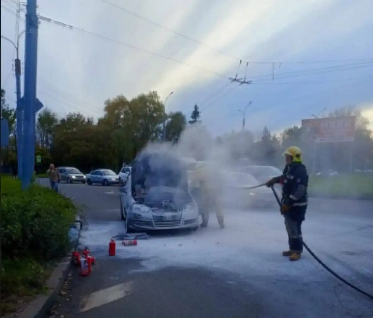 Причины пожаров устанавливают органы дознания.