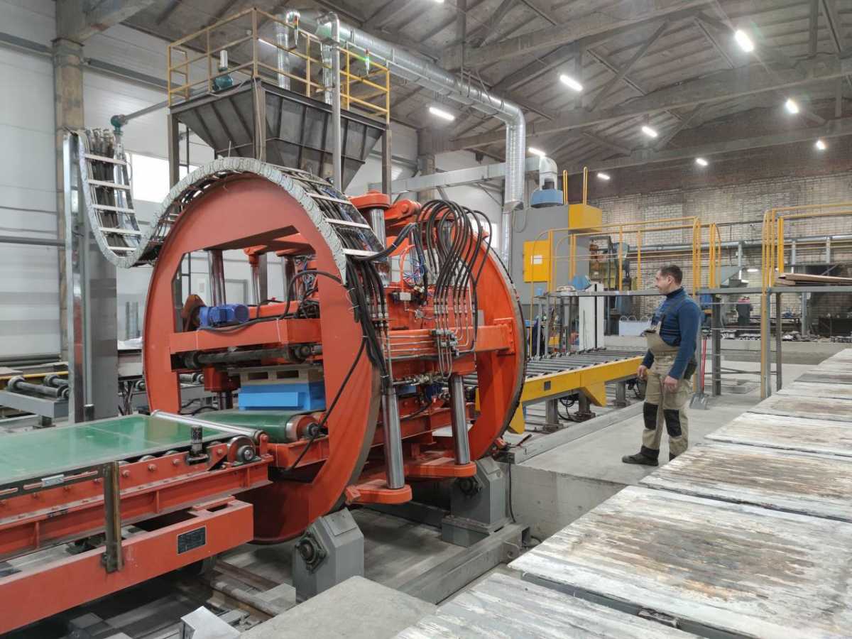 В цехе будет установлена современная покрасочная камера, которая снизит вредные выбросы и улучшит ус