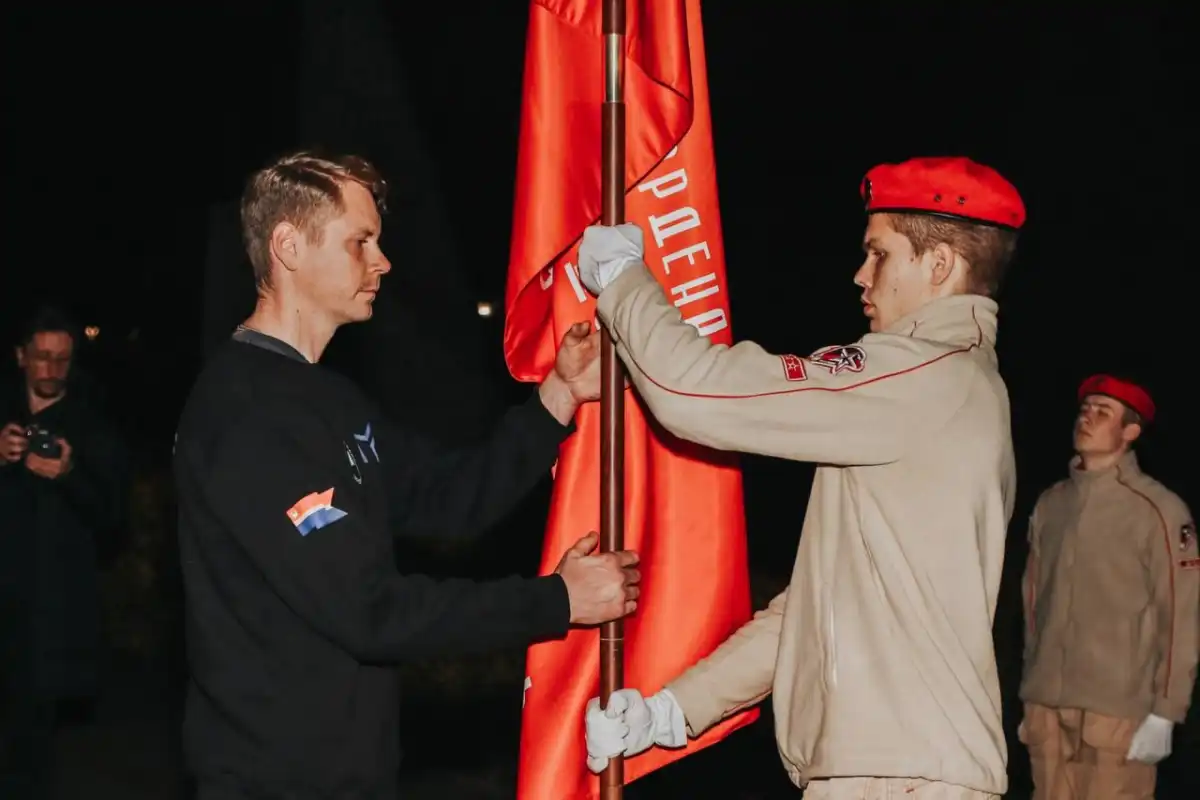 В Новгородскую область копия знамени была передана от Республики Карелия.