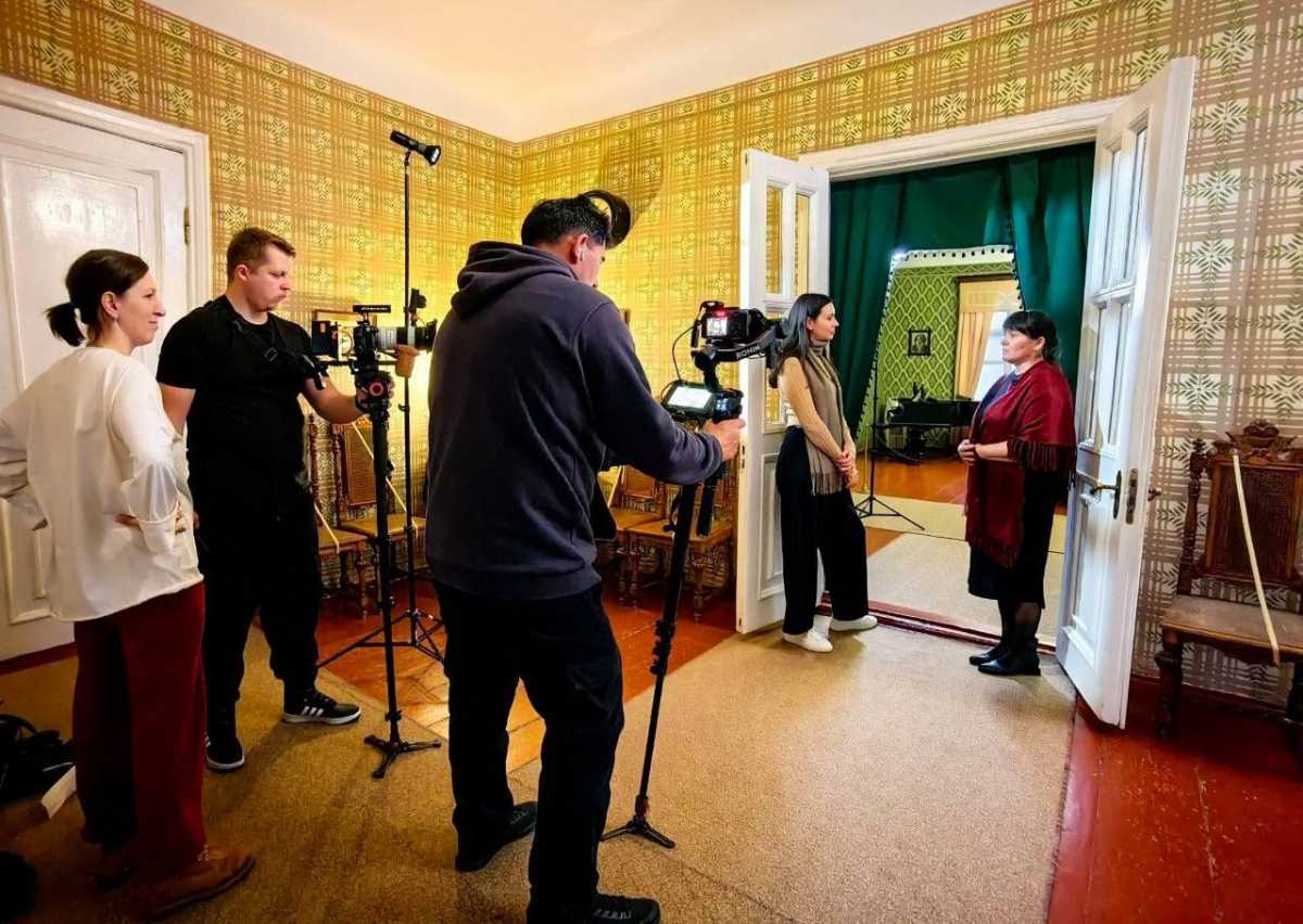Съёмки проходили в Доме-музее Фёдора Достоевского в Старой Руссе.
