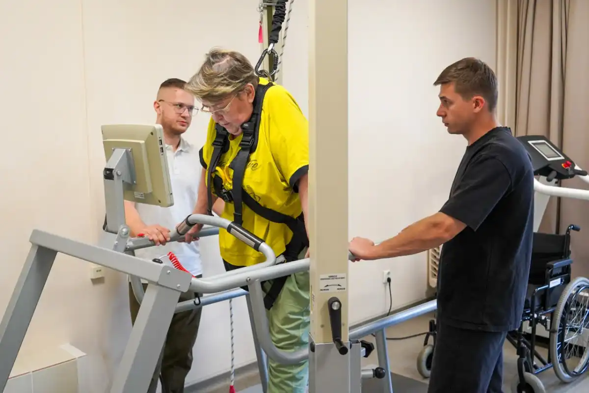 Сейчас пациентка готовится к выписке, она продолжит заниматься дома.