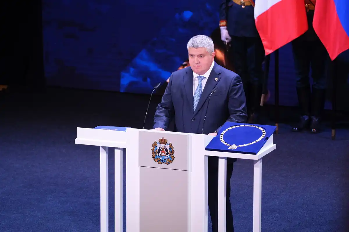 Основой работы Александр Дронов назвал непрерывный диалог с жителями области.