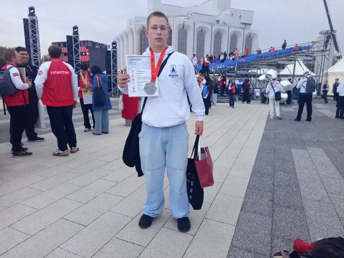 В сентябре Захар Тимофеев стал обладателем второго места в компетенции «Беспилотные системы диагност