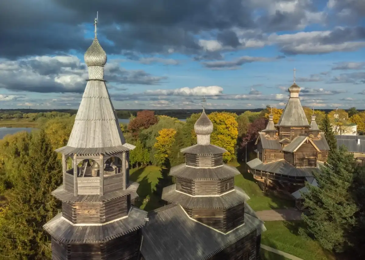 18 октября будет облачно с прояснениями, местами возможны небольшие дожди.