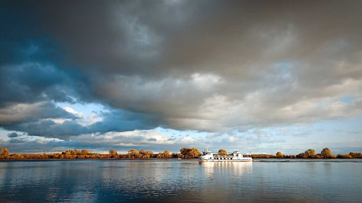 В четверг, 23 октября, синоптики прогнозируют в новгородском небе переменную облачность.