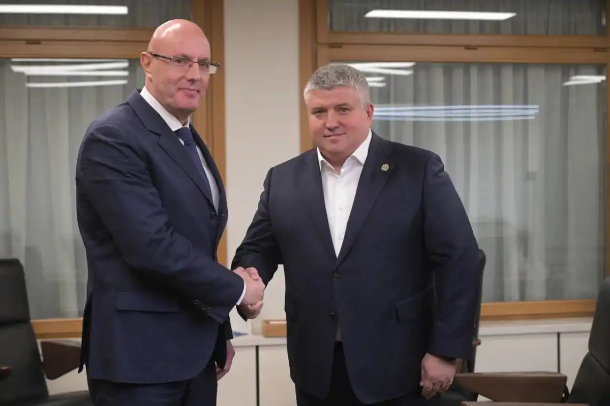 Александр Дронов и Дмитрий Чернышенко обсудили развитие образования и туризма в Новгородской области