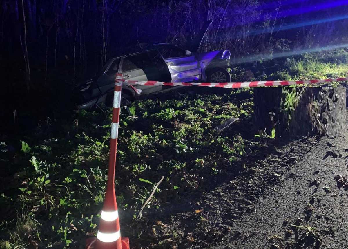 Пассажир «ВАЗа» скончался на месте происшествия до прибытия бригады скорой медицинской помощи.