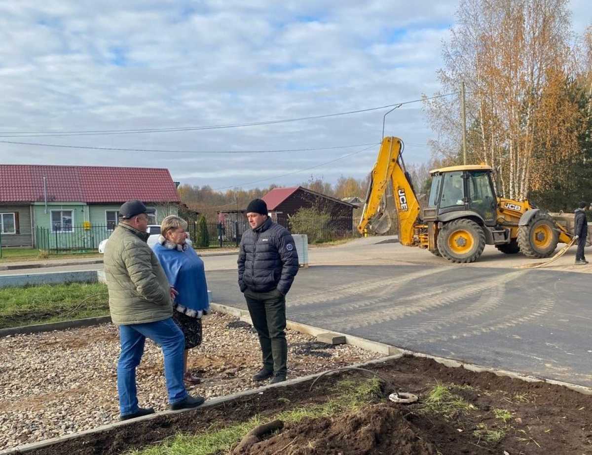 Весной следующего года рядом с мемориалом проведут озеленение.