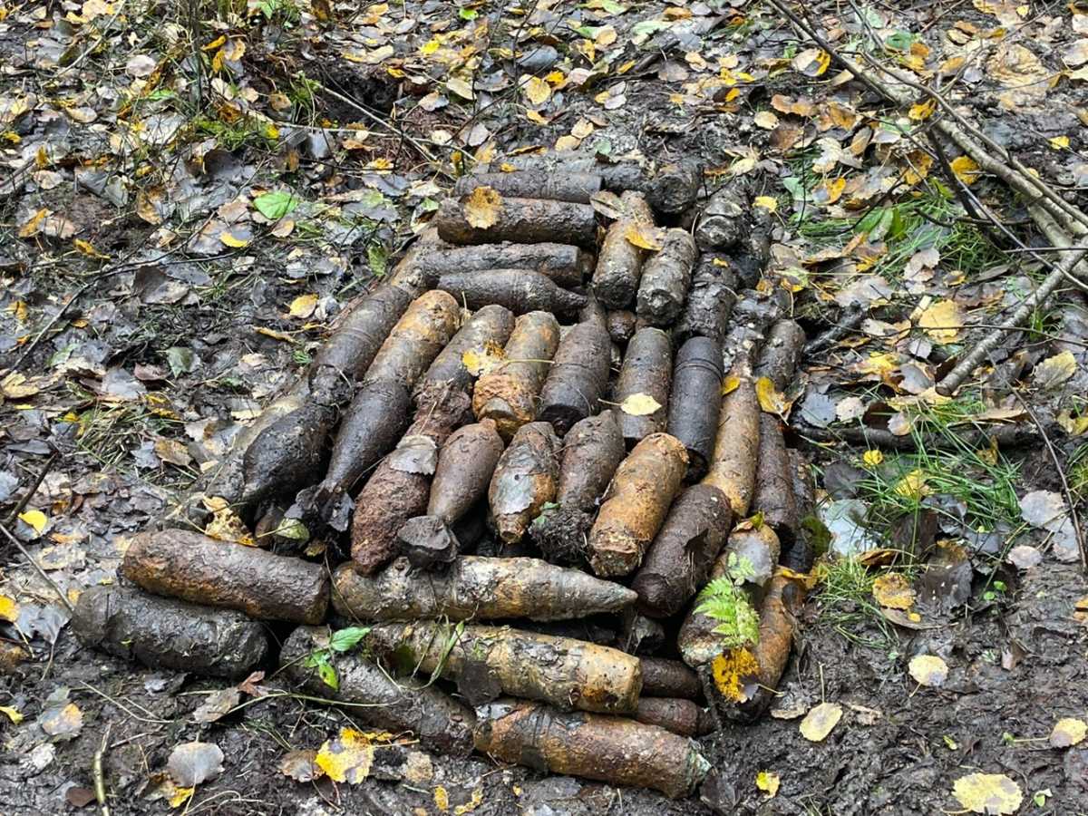 При обнаружении взрывоопасных предметов немедленно сообщите об опасной находке в службу спасения по