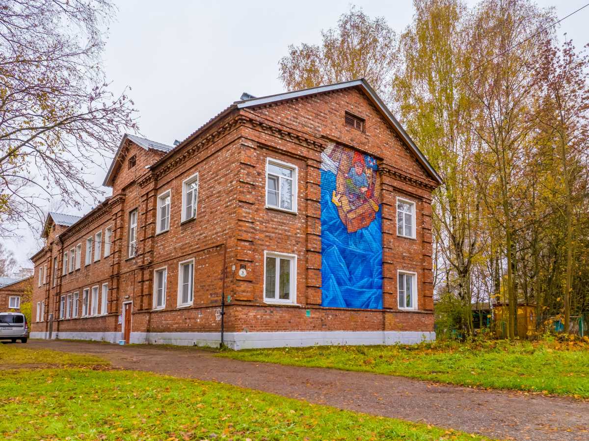 Александр Морсин в шестой раз участвует в фестивале уличного искусства «Страницы истории» и в четвёр