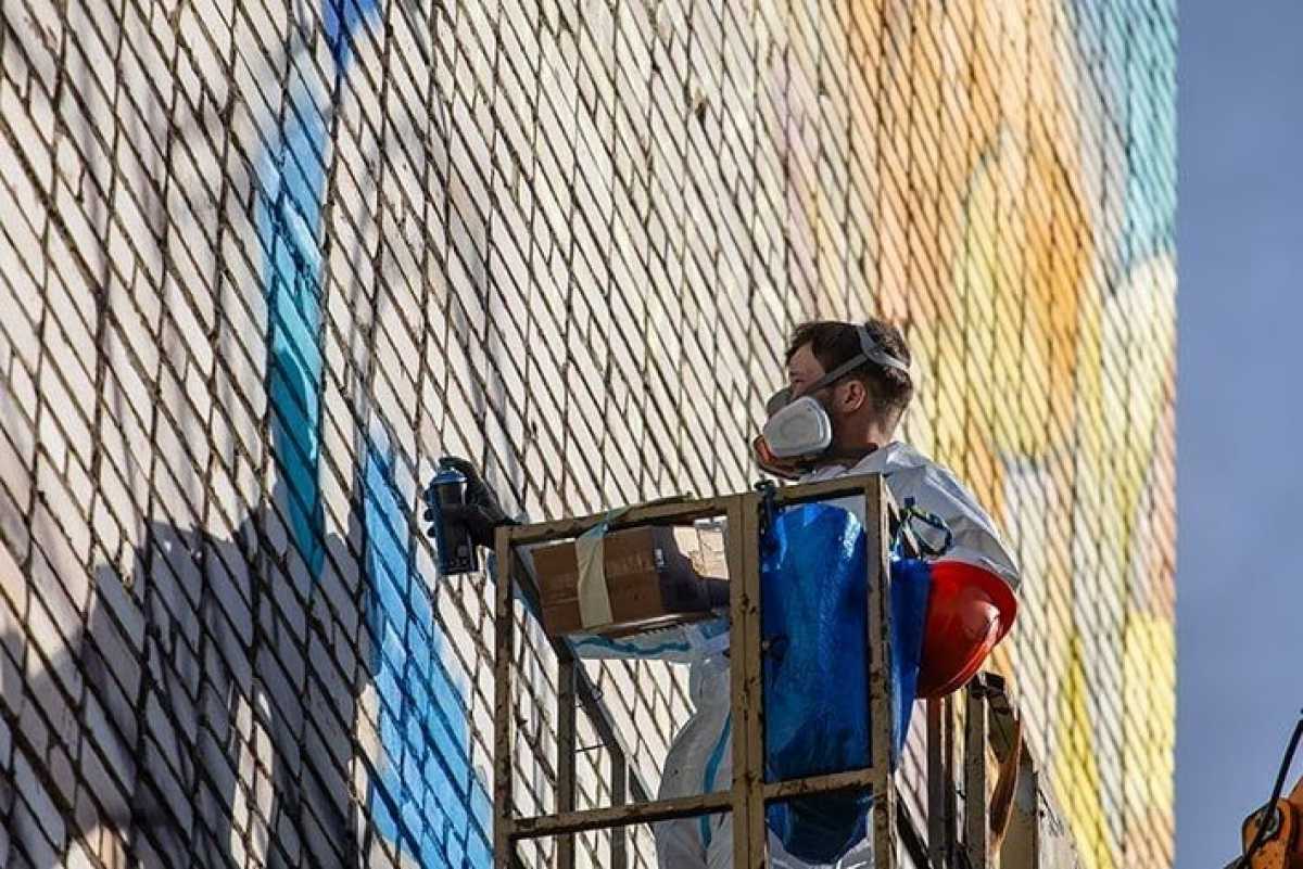 Автор мурала – московский художник Алексей Кузнецов.