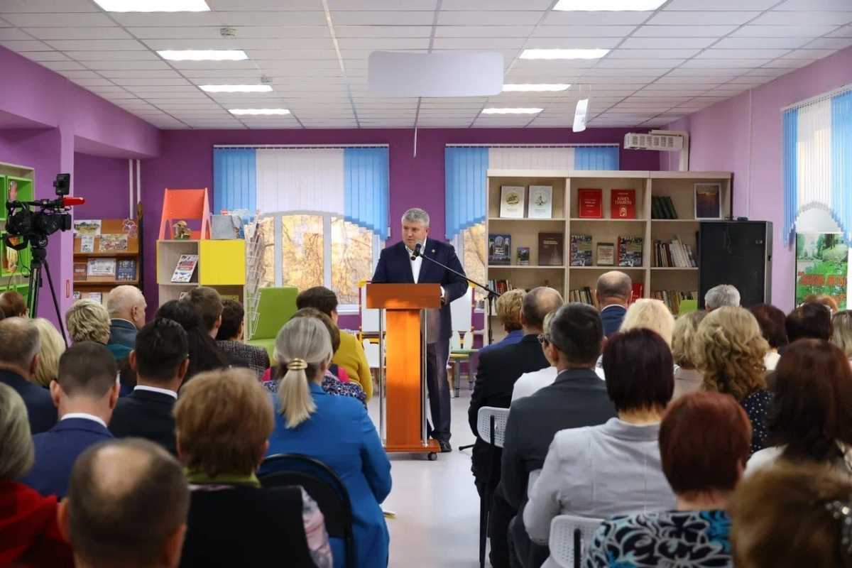 Александр Дронов провел встречу с жителями Марёвского округа