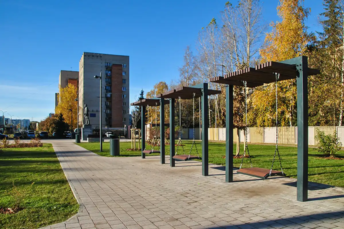 В Великом Новгороде открылся обновленный сквер Защитников Отечества