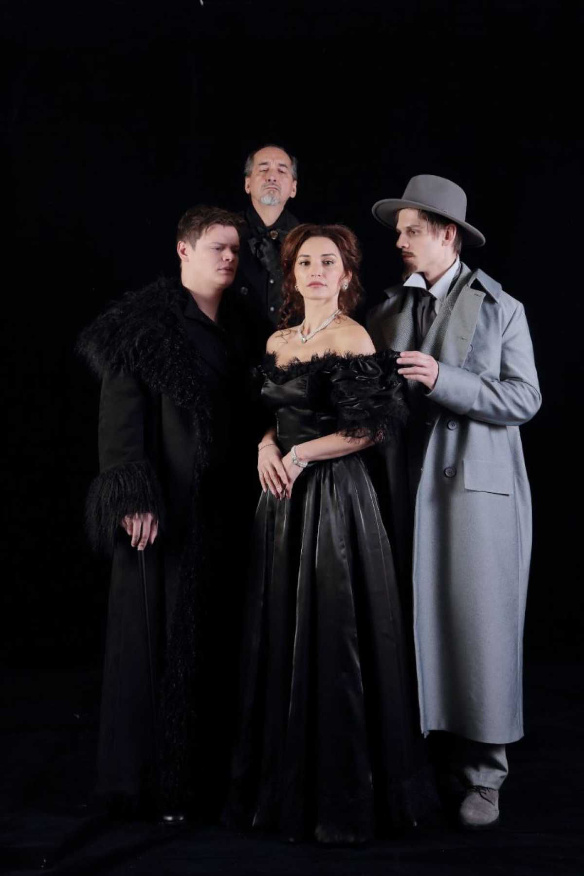 Для премьерной постановки в Великом Новгороде режиссер выбрал пьесу по мотивам романа Ф.М. Достоевск