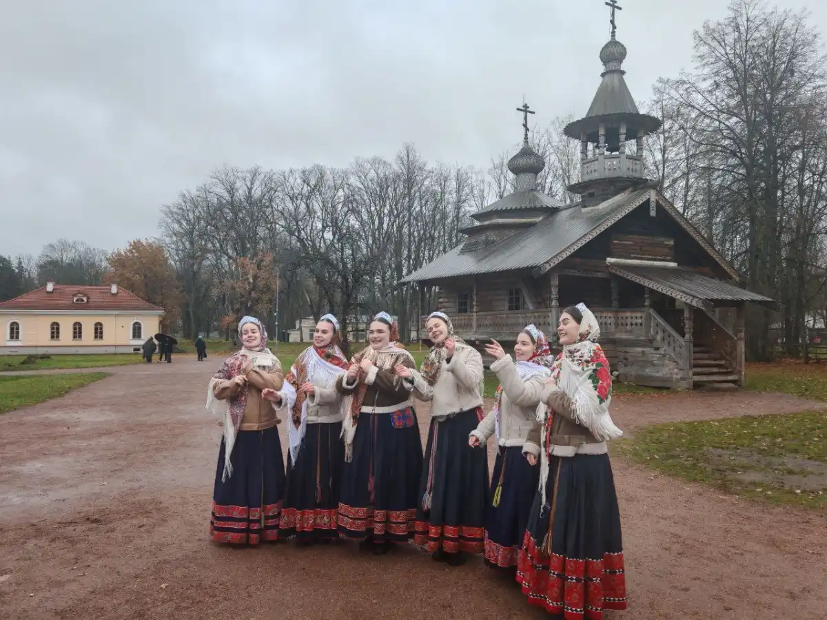 Видео будет представлено на различных платформах в интернете, а также в эфире российских телеканалов