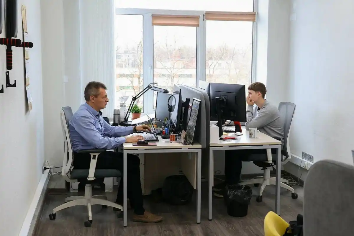 Сотрудники ЦУРа анализируют обращения жителей региона к правительству области.