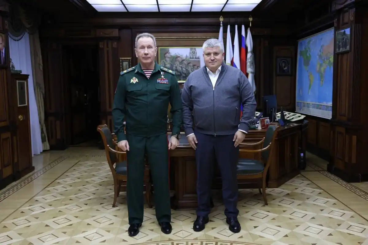 Александр Дронов и директор Росгвардии Виктор Золотова обсудили обеспечение безопасности на территор